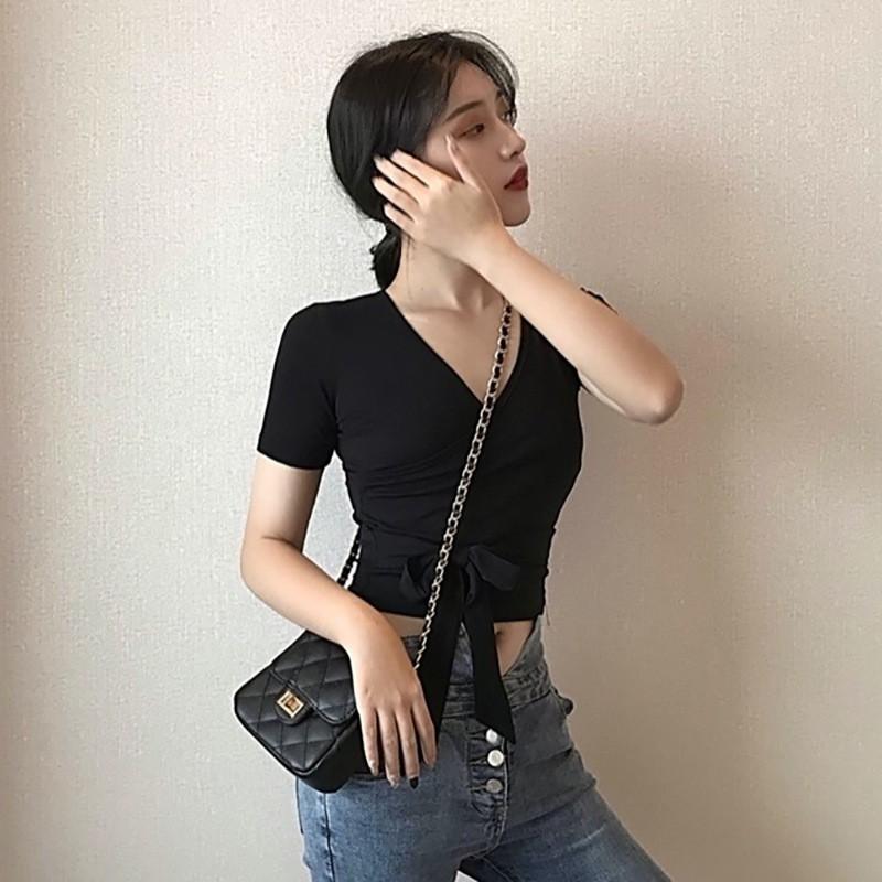 Áo Thun Ngắn Tay Cổ Chữ V Phối Ren