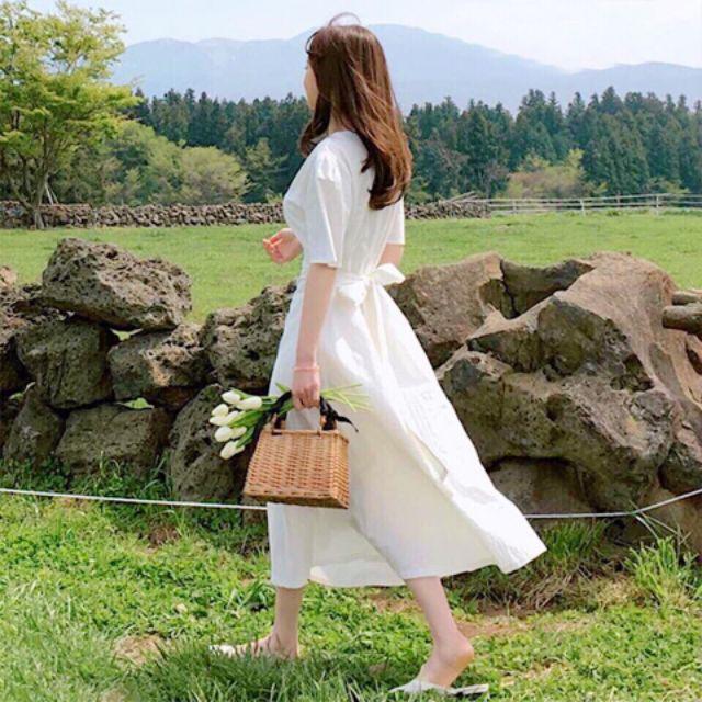 Đầm maxi trắng tay loe