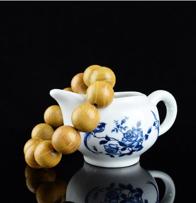 Vòng tay nam nữ gỗ đàn hương vàng 10-12 ly VG16