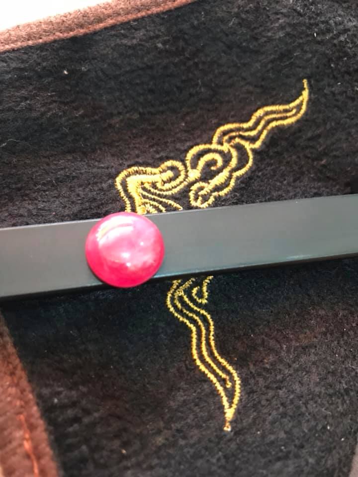 MẶT NHẪN ĐÁ RUBBY HỒNG VIÊN TRÒN TO ĐẸP LÀM NHẪN HAY MẶT DÂY CHUYỀN  Size ĐK 13MM X DẦY 5MM  MÀU HỒNG VIÊN ĐÁ TRÒN MẠNG HỎA THỔ Ạ