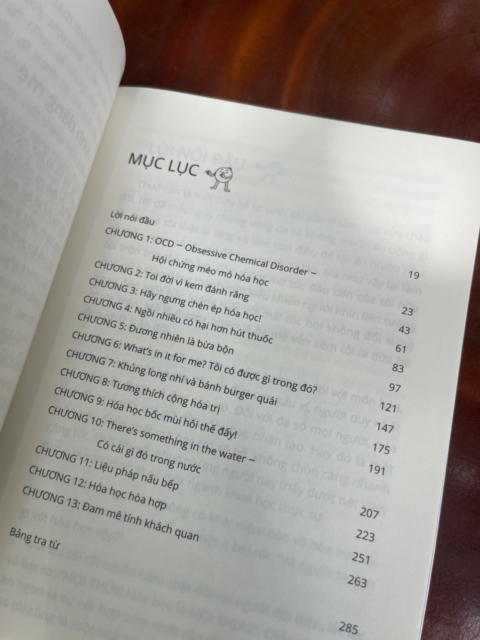  [TỦ SÁCH KHOA HỌC QUANH TA] NGỘ QUÁ, CÁI GÌ CŨNG HÓA! Điện thoại di động, cà phê, cảm xúc – cách ta dùng Hóa Học để thực sự giải thích mọi điều- Dr. Nguyễn-Kim Mai Thi – NXB Kim Đồng