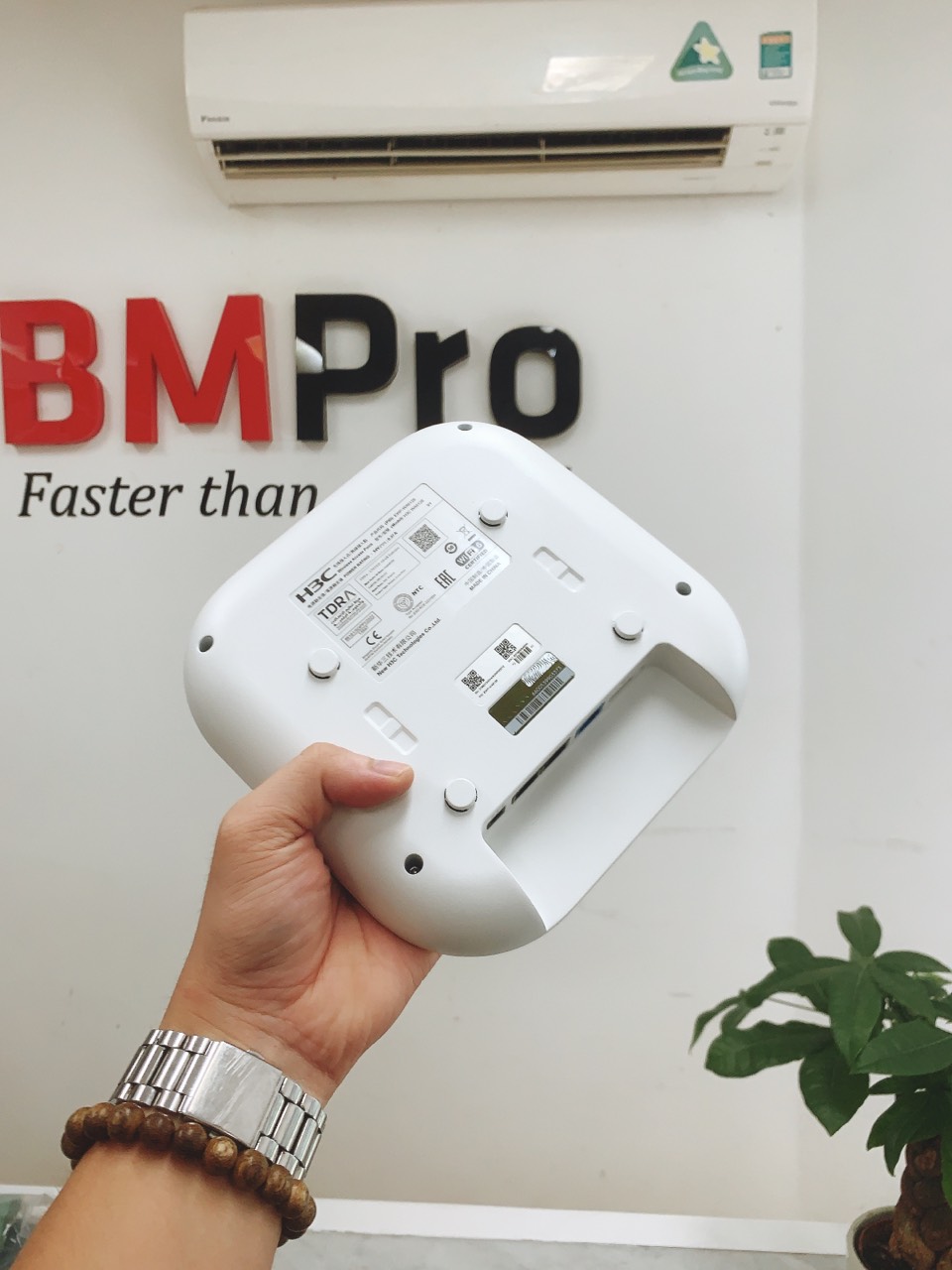 Bộ Phát WiFi 6 H3C EWP-WA6126 Hàng Chính Hãng – Tốc Độ 5375Mbps, Chịu Tải 120 User