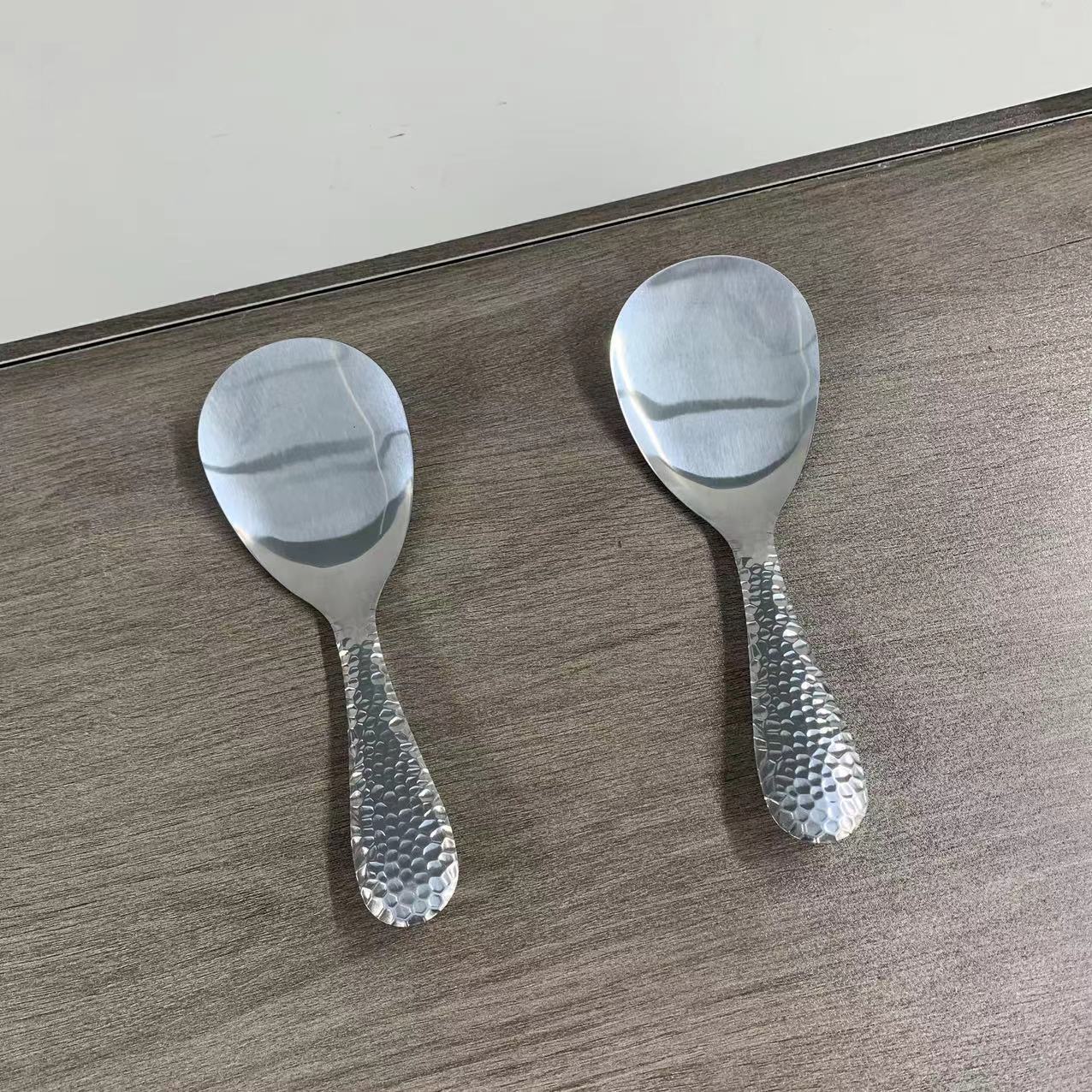 Muỗng thìa inox thép không gỉ rộng cán dập thời trang dùng để xới cơm quán ăn, nhà hàng và các bữa cơm gia đình