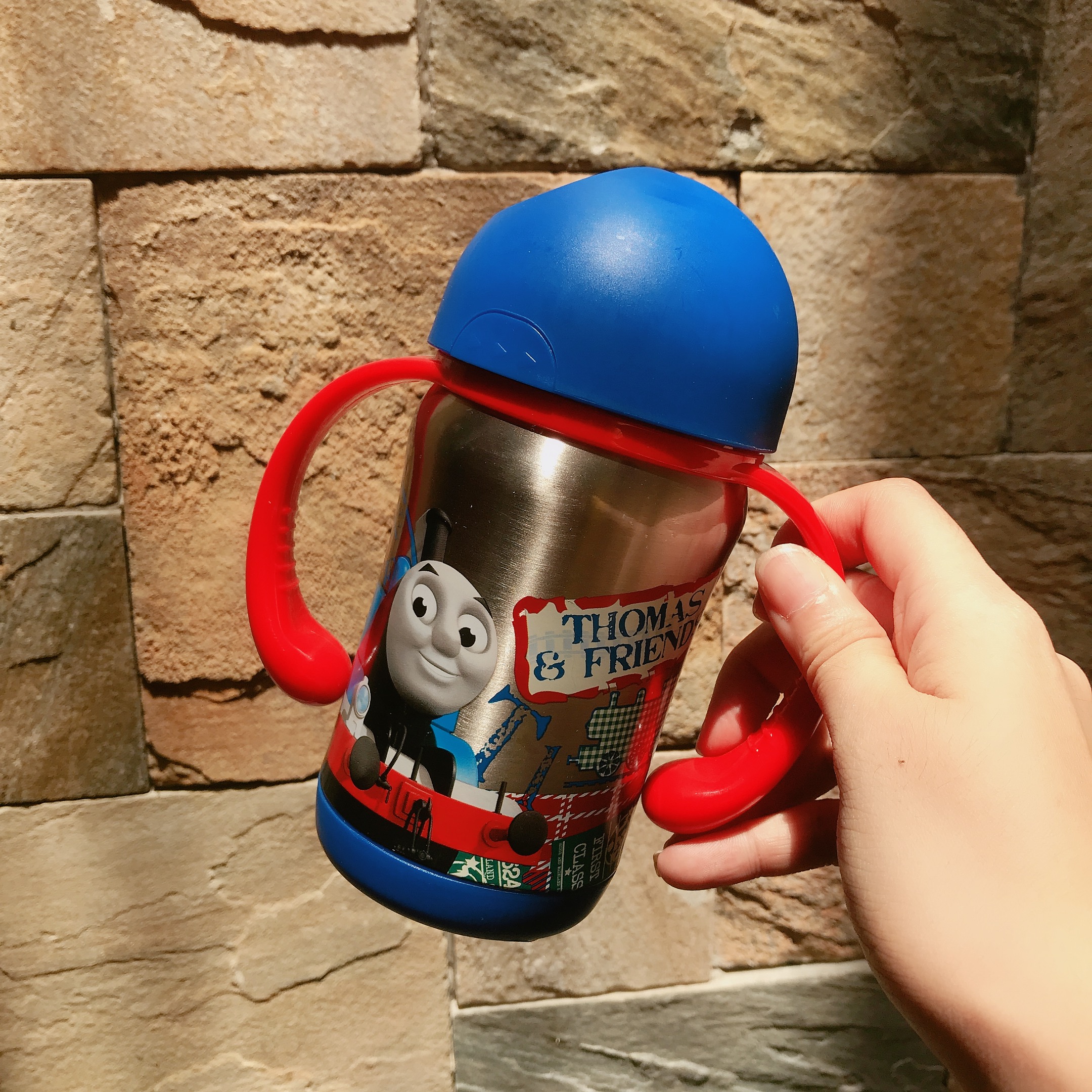 Bình nước giữ nhiệt 2 quai cầm kèm 2 nắp thay hình xe lửa Thomas and Friends màu xanh dương cho trẻ em, bé trai  - TM4506-XD