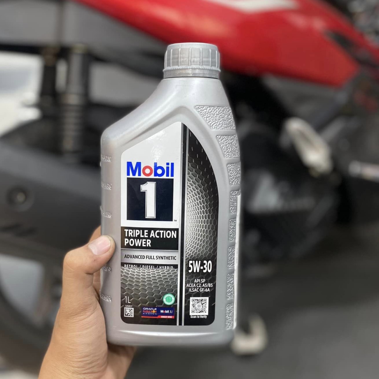 Nhớt Mobil 1 5W30 1L cho xe ga (900002)