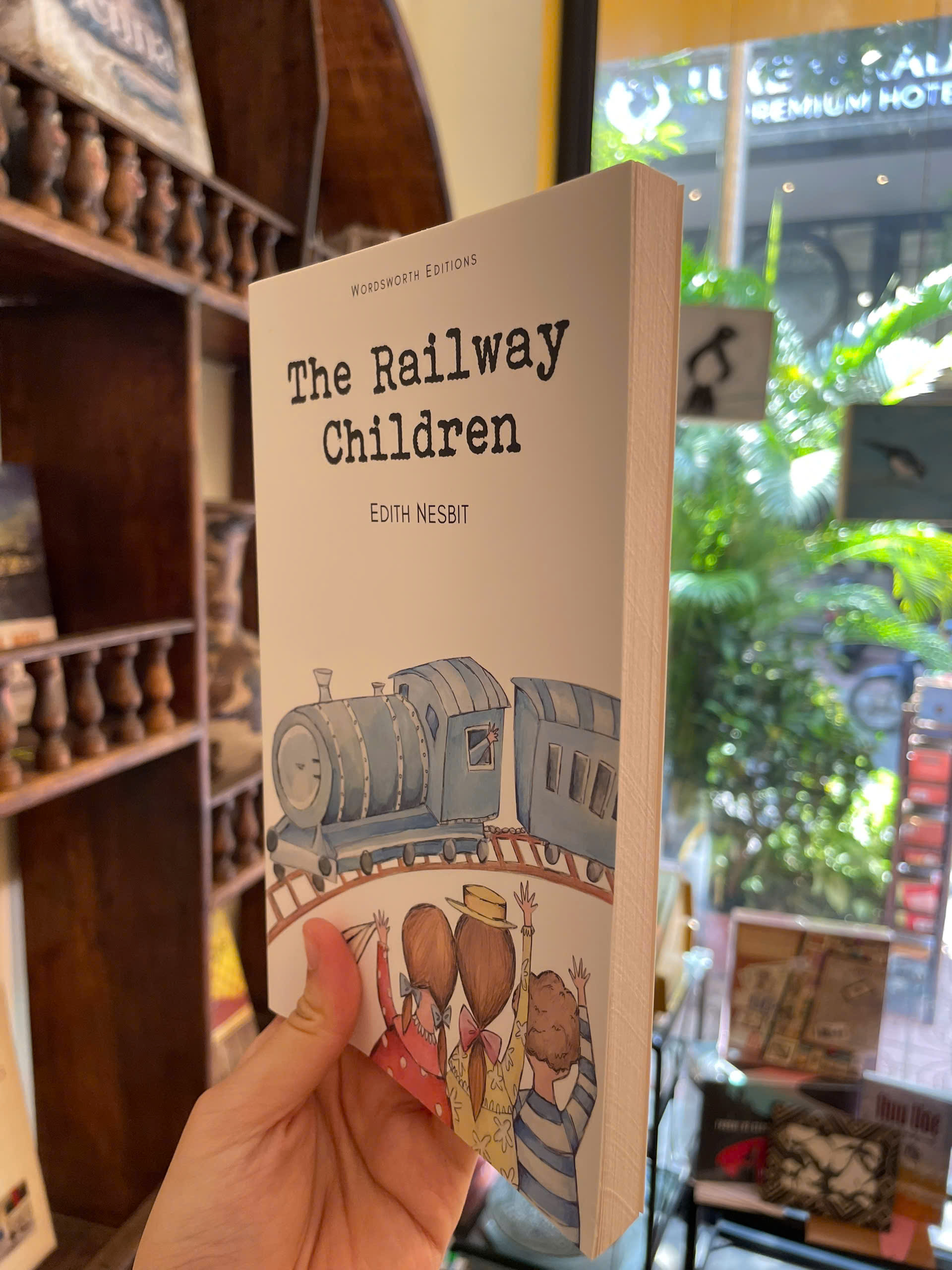 Sách - The Railway Children by E. Nesbit - Classics/Childrens/Fiction book in English - Ngoại Văn