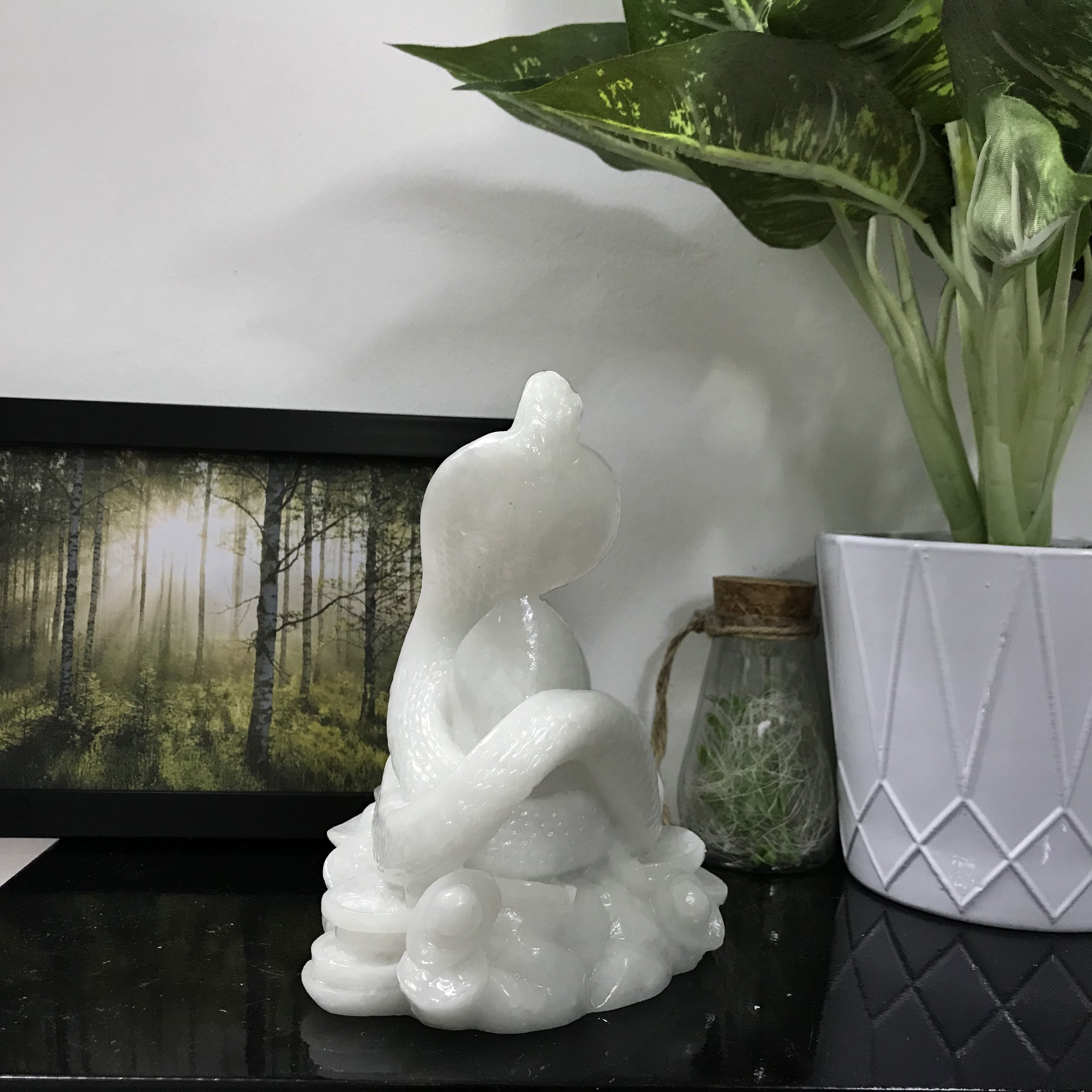 Tượng đá trang trí phong thủy tượng con Rắn ôm tài lộc phong thủy bàn làm việc - Chiều Cao 16cm - Màu trắng đá non nước