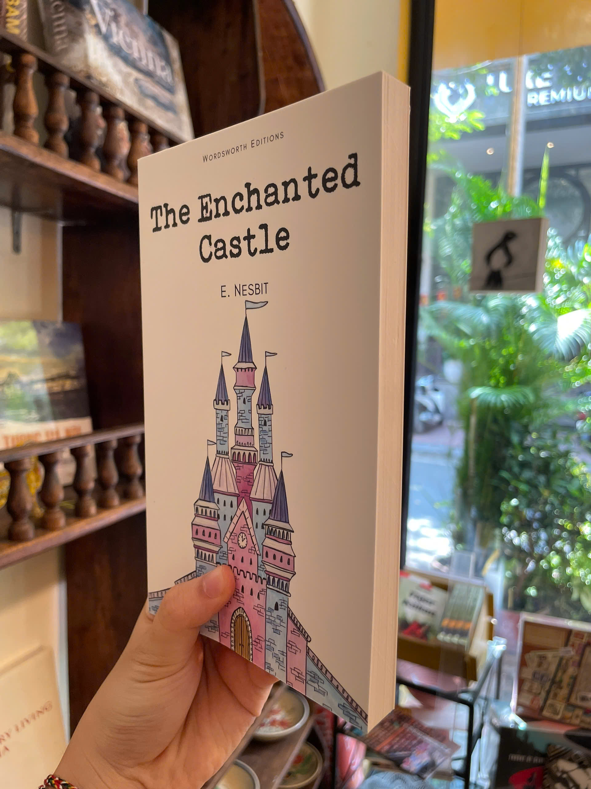 Sách - The Enchanted Castle by Edith Nesbit - Fantasy/Classics/Childrens book in English