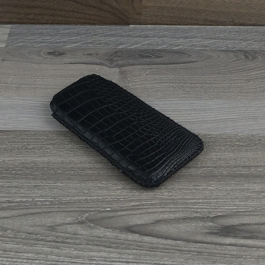 Bao Da Rút dành cho Iphone 11 pro Da Cá Sấu Da Bụng Màu Đen