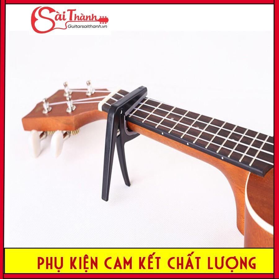 Kẹp Capo Ukulele điều chỉnh tông đàn kích thước nhỏ gọn nhẹ dễ mang đi.