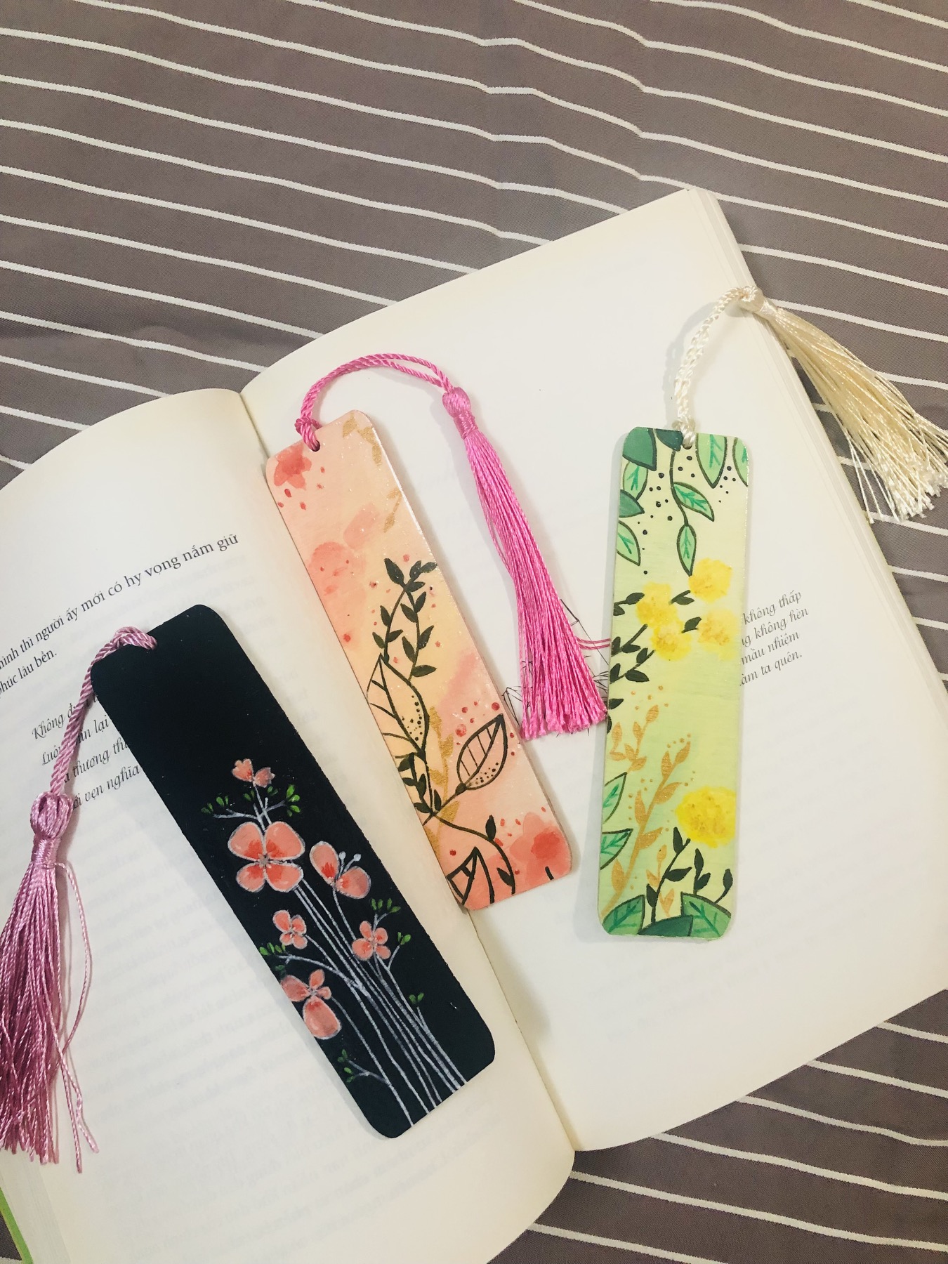 Bookmark Gỗ Handmade Nghệ Thuật - Bộ 3 cái - Tặng kèm 2 Bookmark Giấy