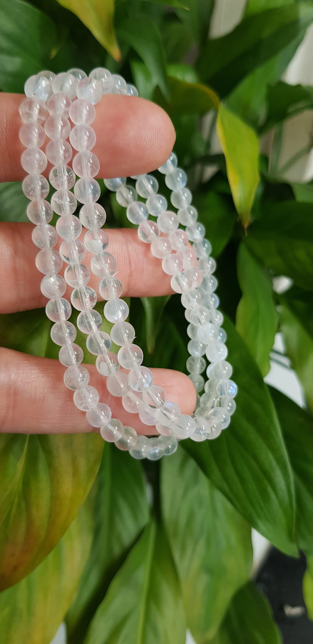 Vòng tay nữ moon vip quấn 3 vòng trắng ánh xanh nhẹ size hạt 5mm hợp nữ mệnh kim mệnh thuỷ đeo đẹp may mắn tốt sức khỏe công việc ạ