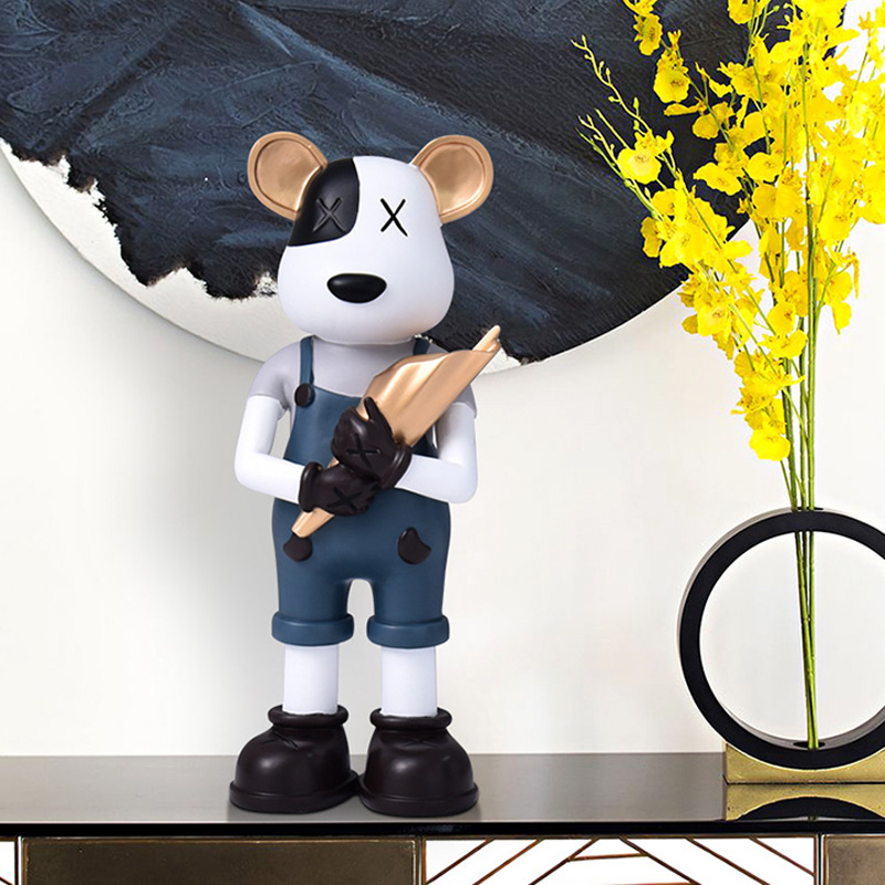 Gấu đứng ôm hoa cao 45cm, Tượng Bearbrick gấu ôm hoa ORD49