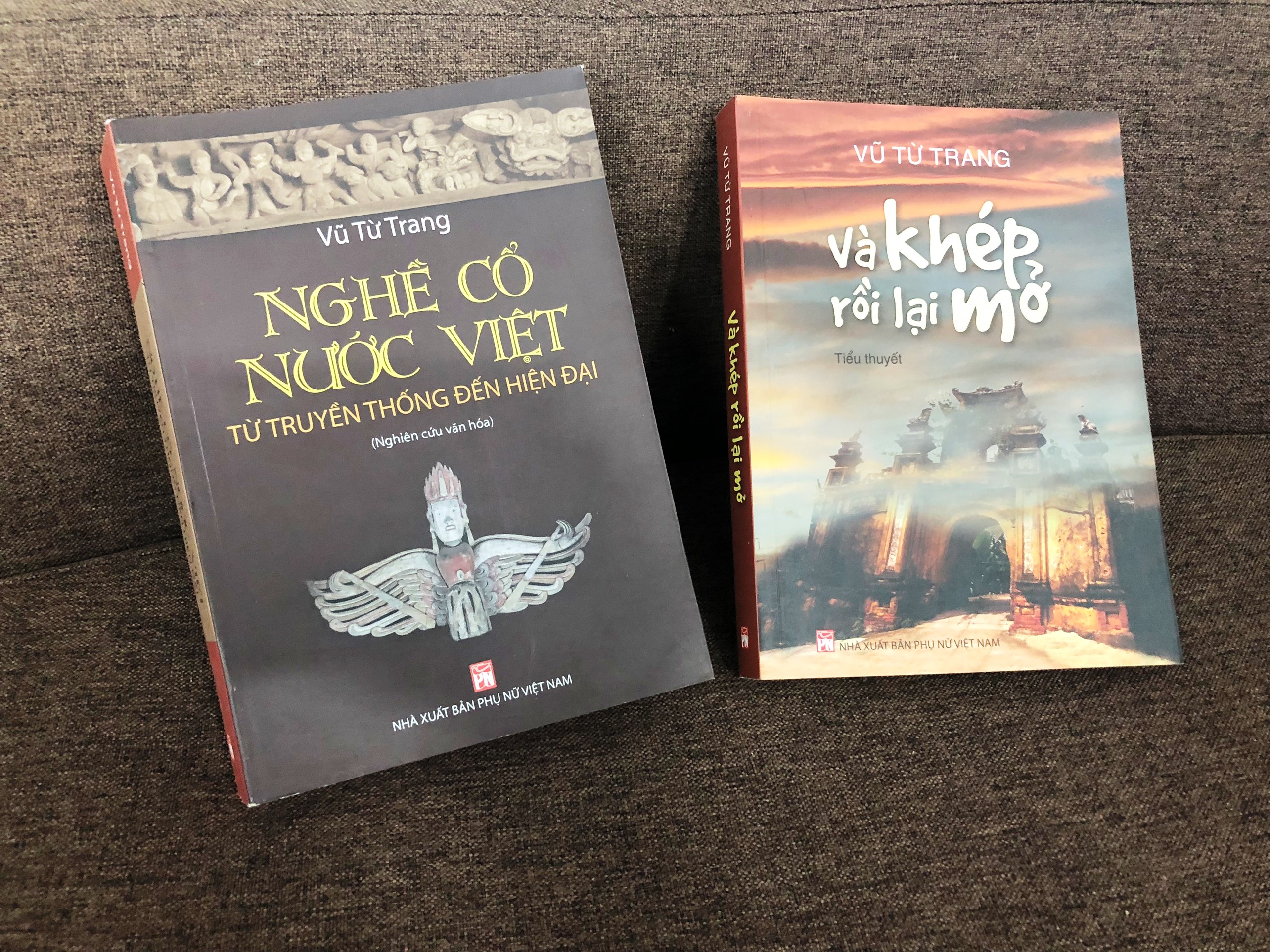 Combo sách Vũ Từ Trang: VÀ KHÉP RỒI LẠI MỞ - NGHỀ CỔ NƯỚC VIỆT TỪ TRUYỀN THỐNG ĐẾN HIỆN ĐẠI - BỘ 2 CUỐN