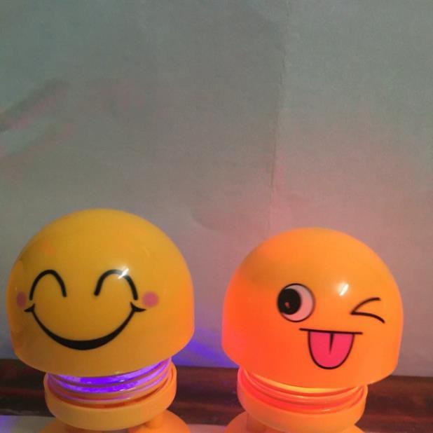 THÚ NHÚN EMOJI CÓ ĐÈN LED GẮN XE