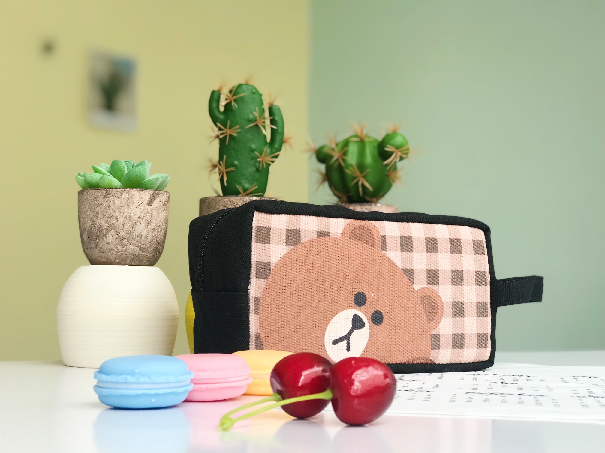 Bóp Viết Vải Canvas Hình Gấu Brown