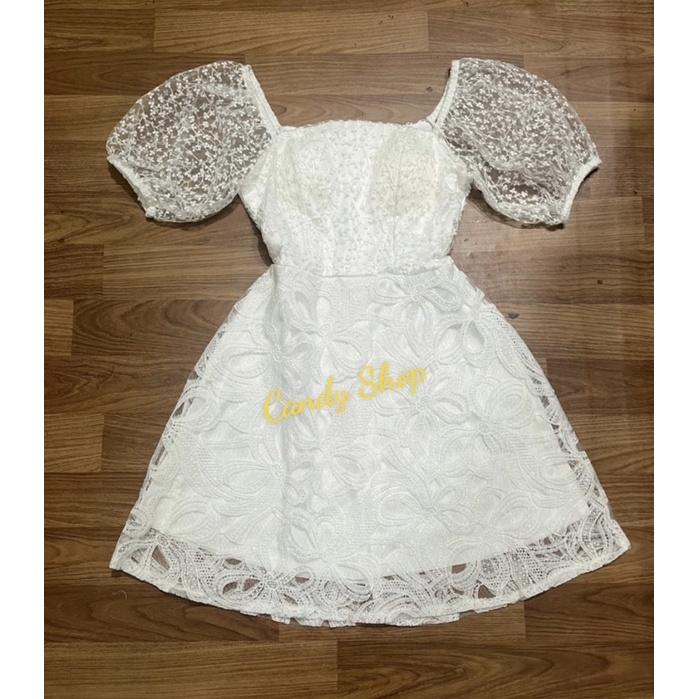 Đầm xoè cổ vuông thêu hoa tay phồng cao cấp