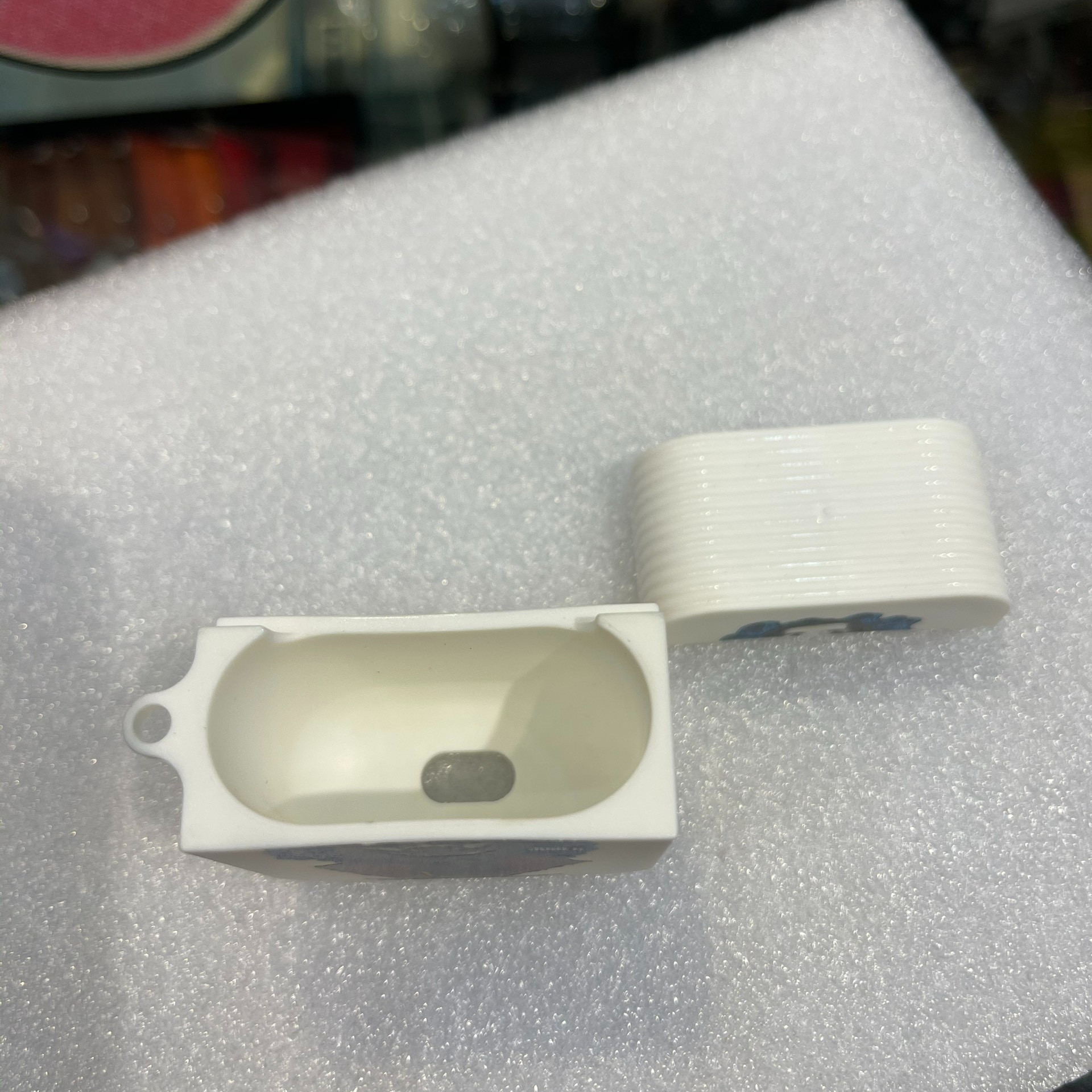 Bao Case Silicon Cho Tai Nghe Apple AirPods 1 / AirPods 2 - Joker Màu Trắng