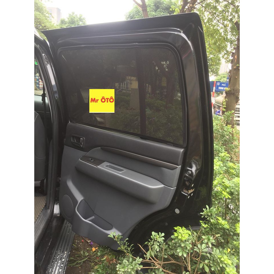 RÈM CHE NẮNG XE FORD EVEREST 2023, 2021, 2006- 2015, 2017- 2020, 2021, 2022 có hút nam châm
