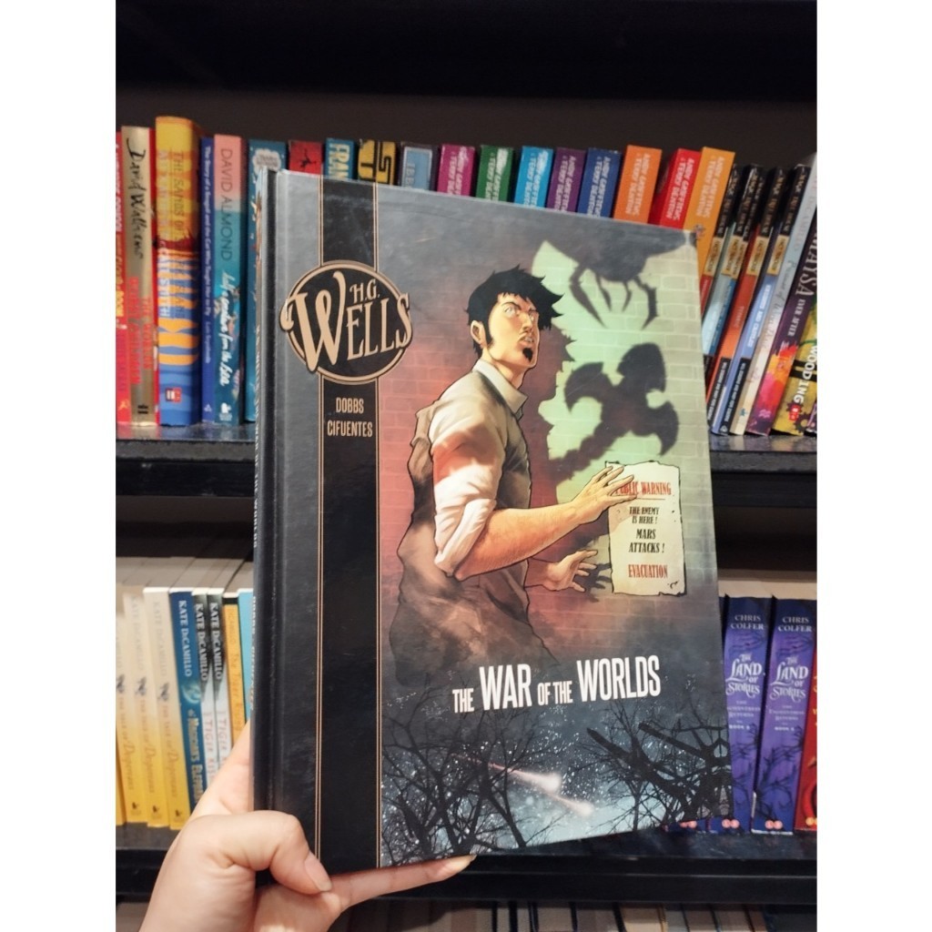 Sách - The War of The Worlds by Dobbs - Sách truyện tranh tiếng anh/ Graphic novel