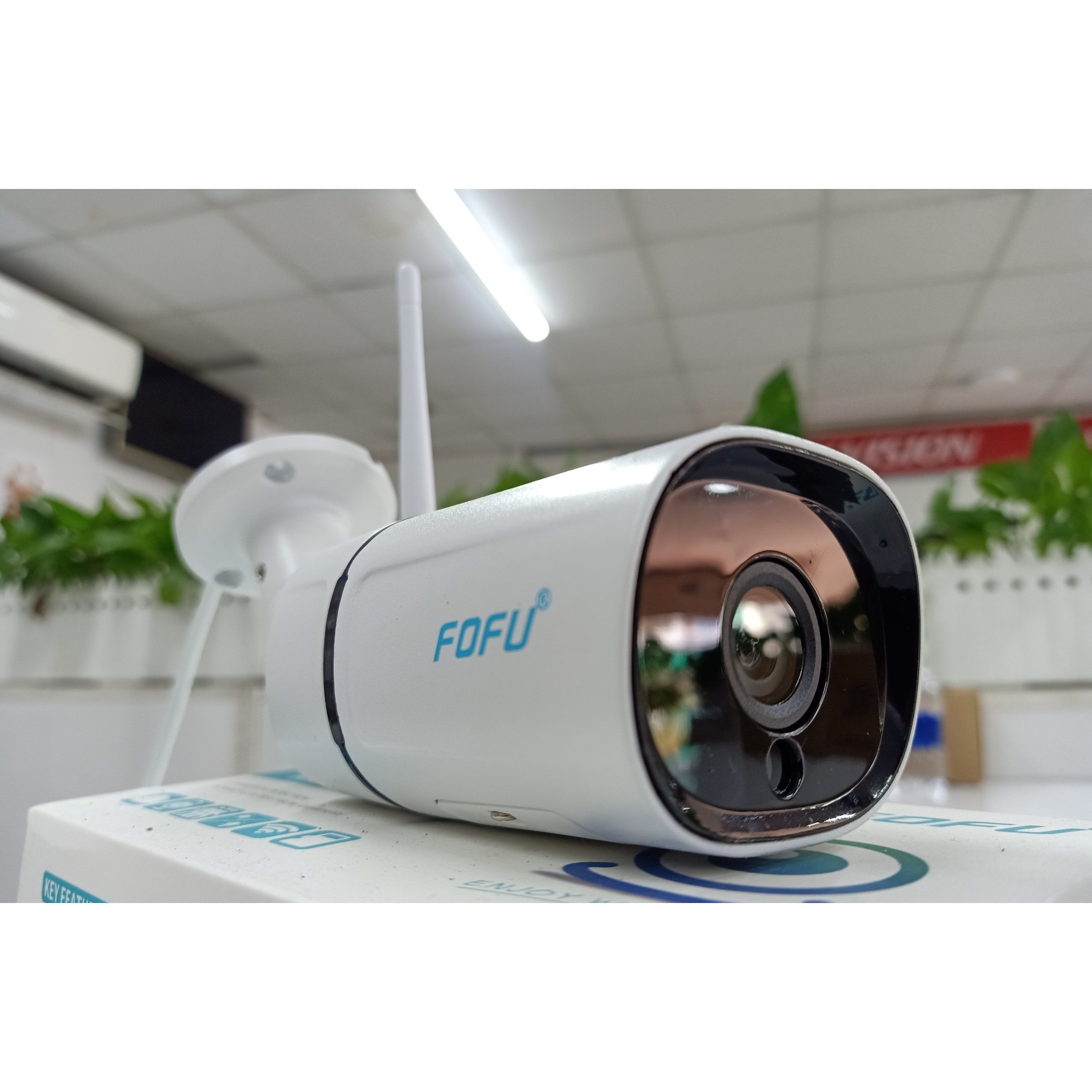 Camera Wifi ngoài trời 2.0MP Fofu Full HD (1080P) siêu nét tặng kèm thẻ nhớ 32GB - Hàng Nhập Khẩu