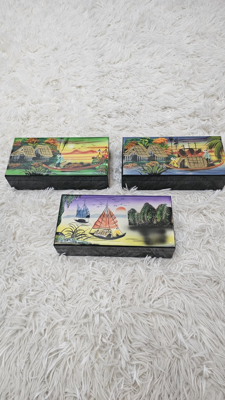 Hộp trang sức sơn mài vẽ màu lót nhung bên trong sang trọng size 10x20 cm