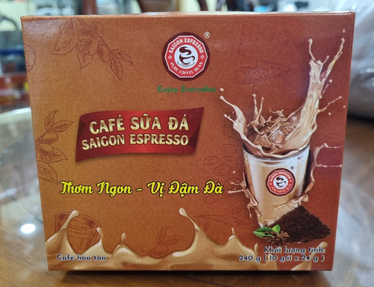 Cà phê sữa đá Saigon Espresso hòa tan, HỘP GIẤY 10 gói, 24g/gói. KLT : 240g/Hộp