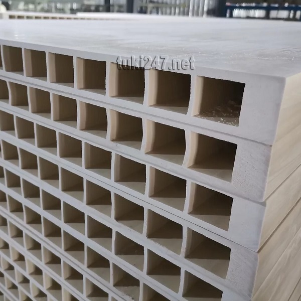 Cửa gỗ nhựa composite cao cấp chịu nước PV-115W