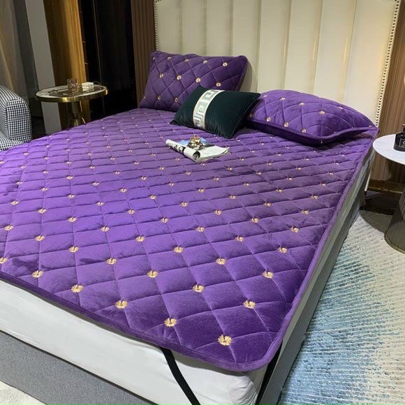 Thảm nhung trải giường thêu hoa cúc