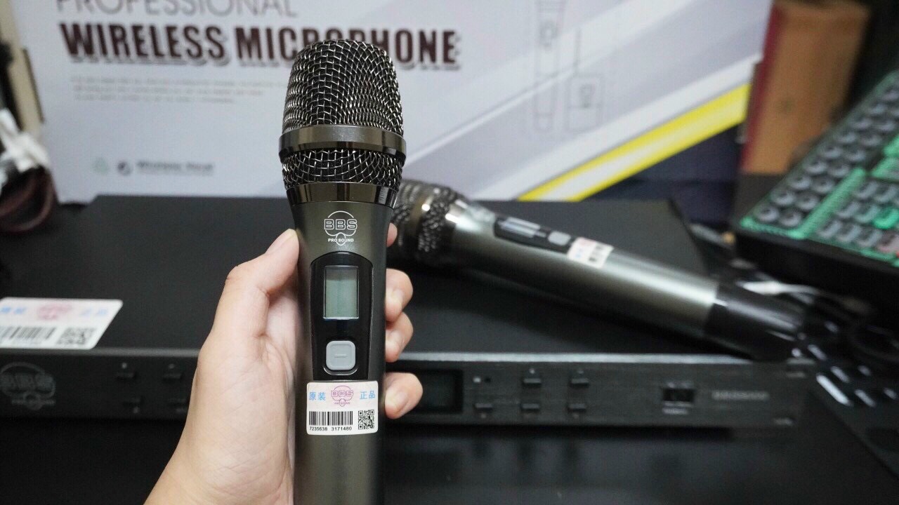 Micro không dây BBS 9000 - Mic karaoke gia đình, sân khấu - Độ nhạy cao, bắt sóng xa, chống hú rít - Thiết kế sang trọng, bắt mắt -  Dễ dàng phối ghép với các thiết bị âm thanh khác