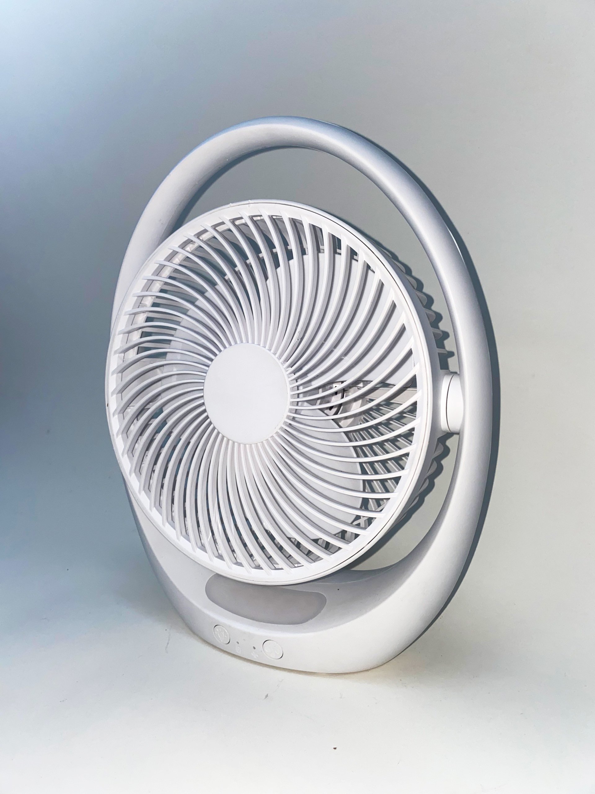 QUẠT ĐỂ BÀN CÓ SẠC TÍCH ĐIỆN ĐÈN LED EERFECT PF-QB2180 công suất 5w bảo hành 6 tháng- Hàng chính hãng