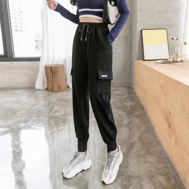 Quần Jogger Da Cá Túi Hộp Mác Chữ