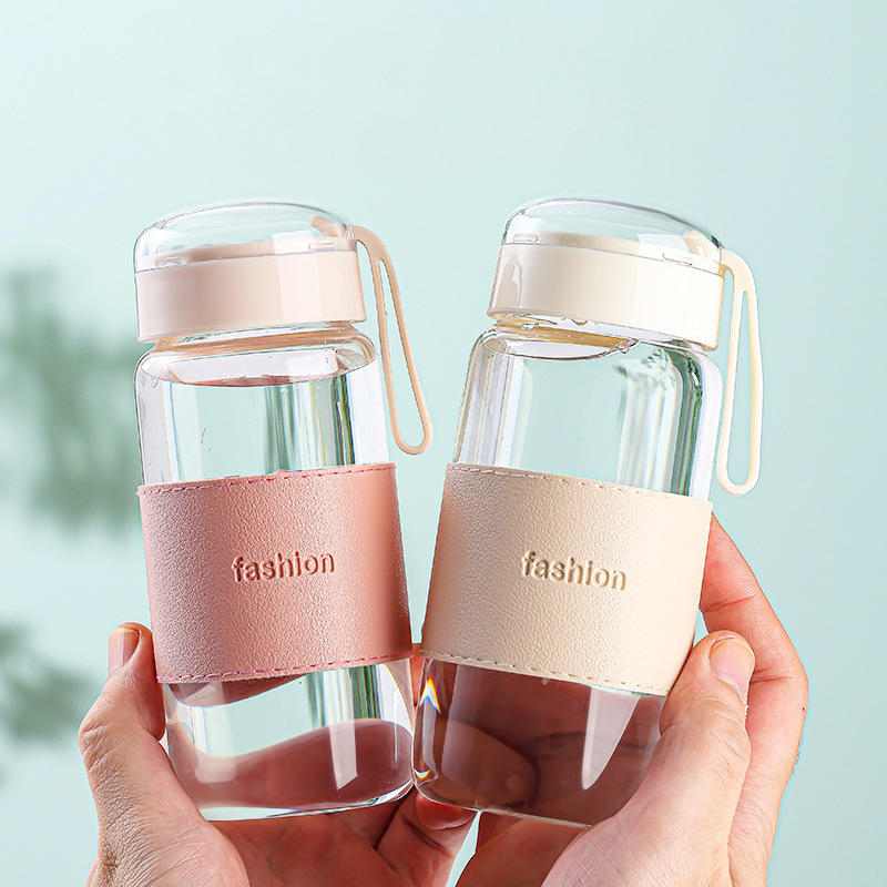 Bình Thuỷ Tinh Có Dây Đeo Dung Tích 340ml Kèm Bọc Da In Hình Chòm Sao - Giao Màu Ngẫu Nhiên