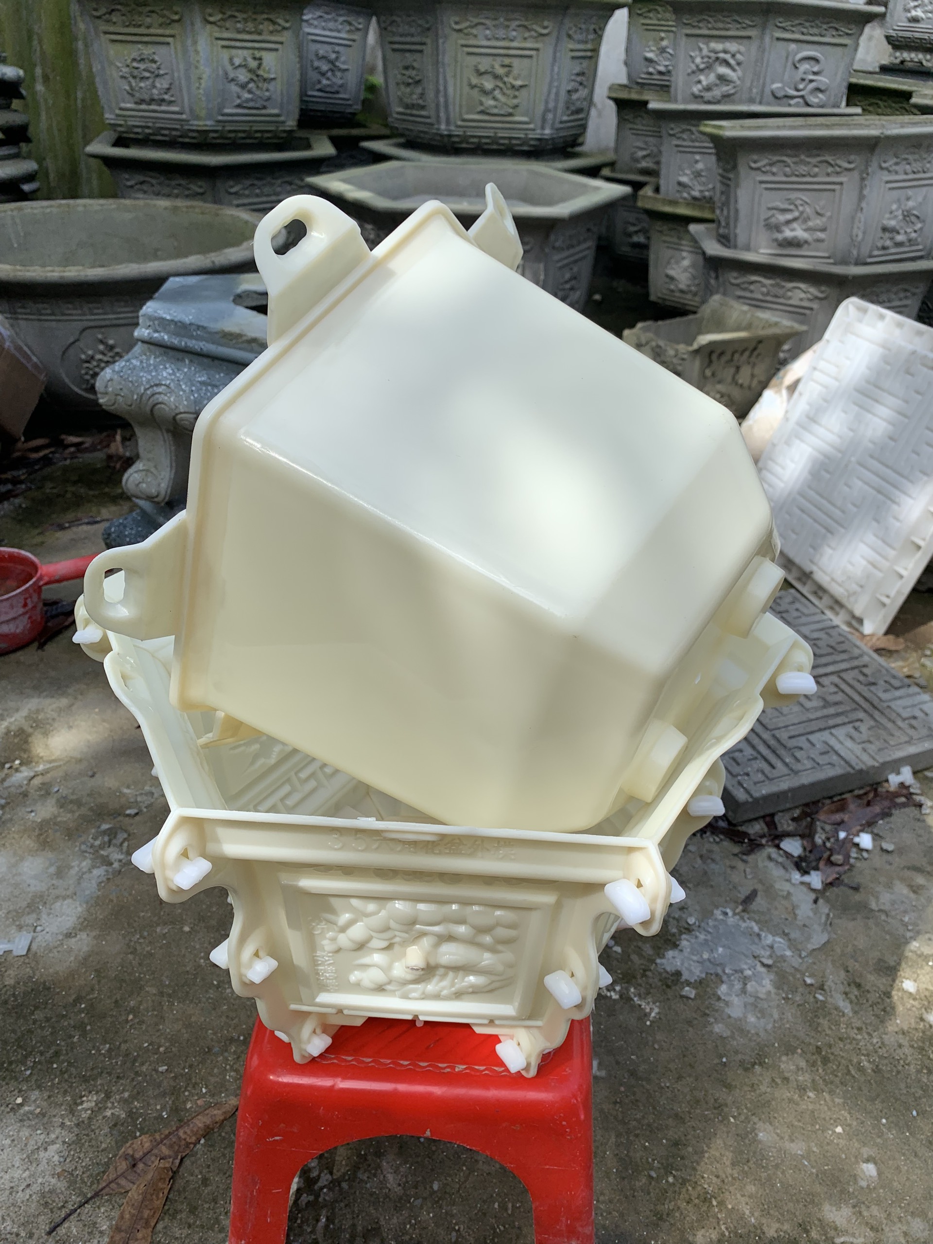 Khuôn chậu lục giác 35cm , khuôn đầy đủ lòng trong, đa dạng hoa văn, dễ dàng thi công