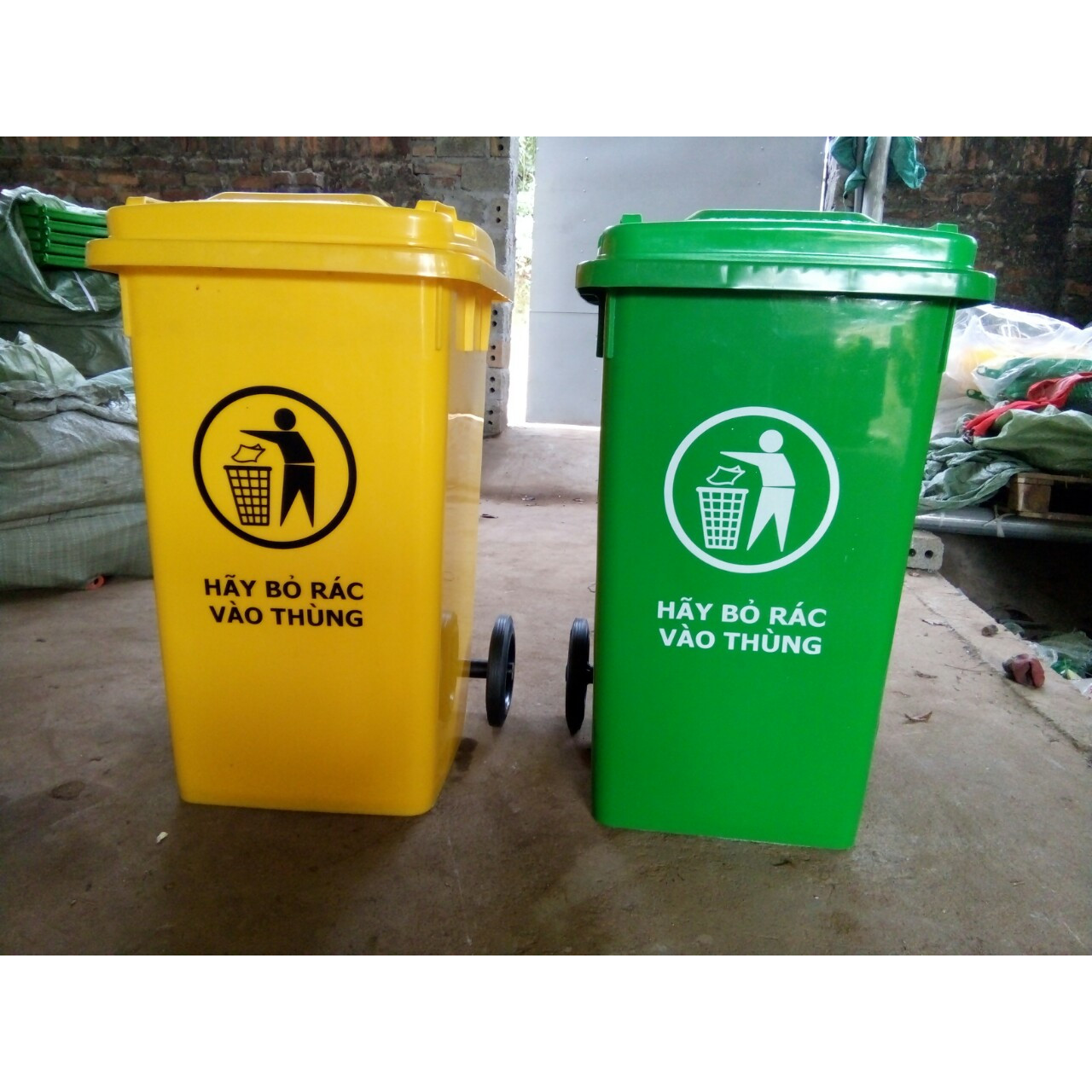 Thùng rác nhựa HDPE 100 lít màu vàng