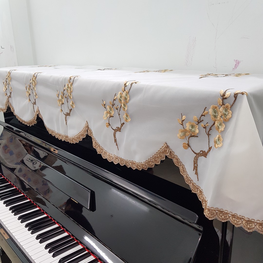 Khăn phủ đàn Piano cơ mẫu thêu hoa mai vàng sang trọng