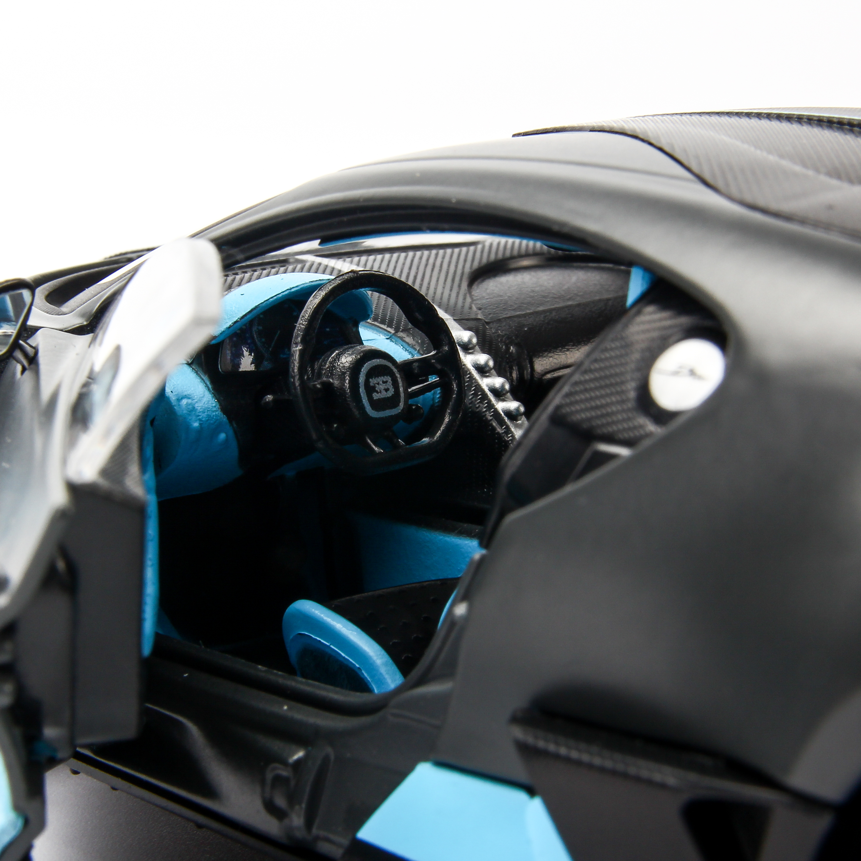 Mô hình xe Bugatti Divo 1:24 Maisto - 31526