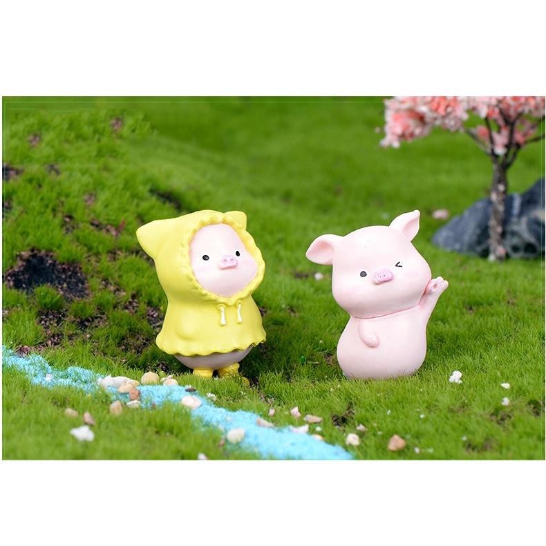 Mô hình lợn hồng, heo hồng mặc áo vàng đáng yêu trang trí tiểu cảnh sen đá, sân vườn, terrarium