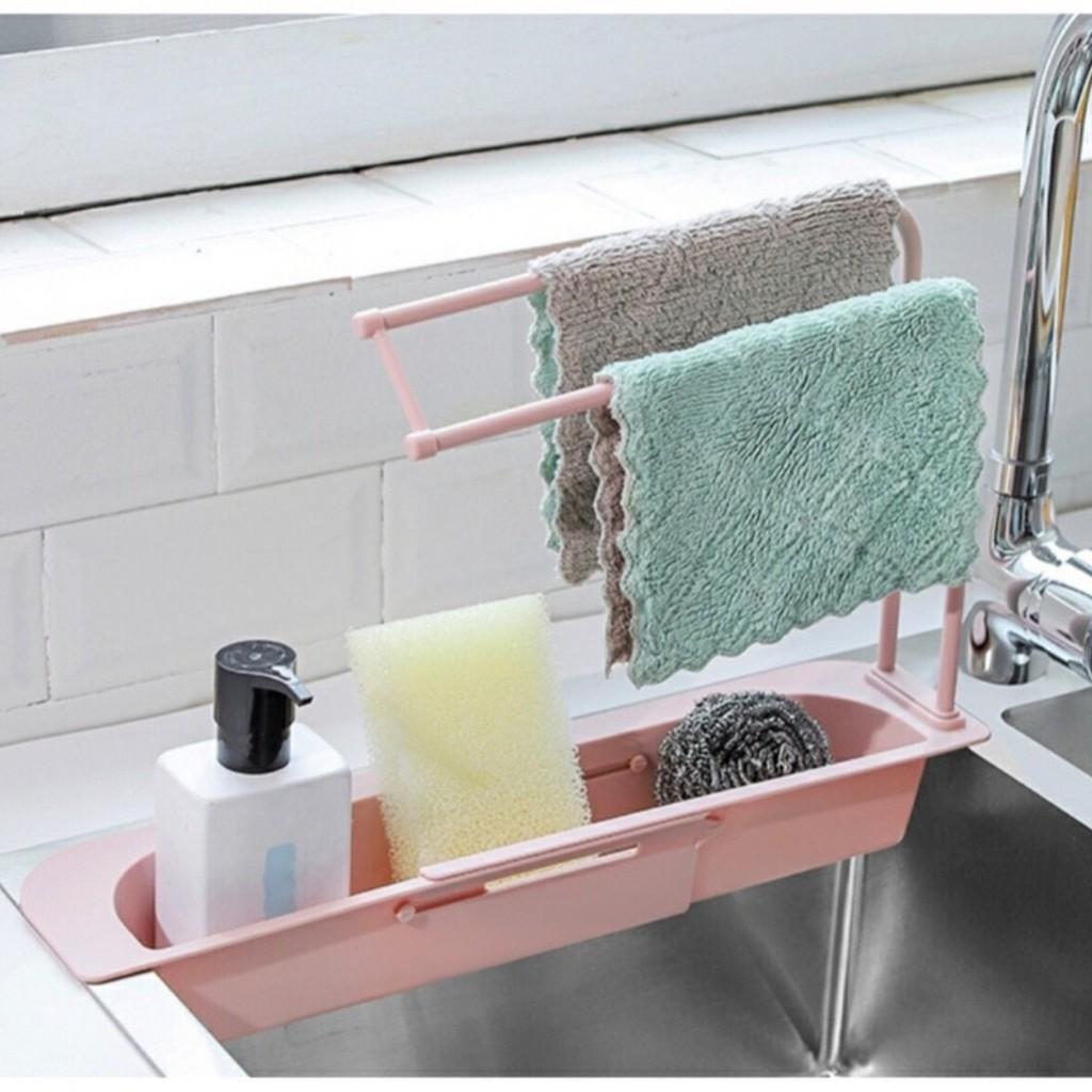 Kệ nhựa dài co dãn để bồn đựng đồ rửa chén, có khay treo khăn lau tay nhà bếp mẫu mới