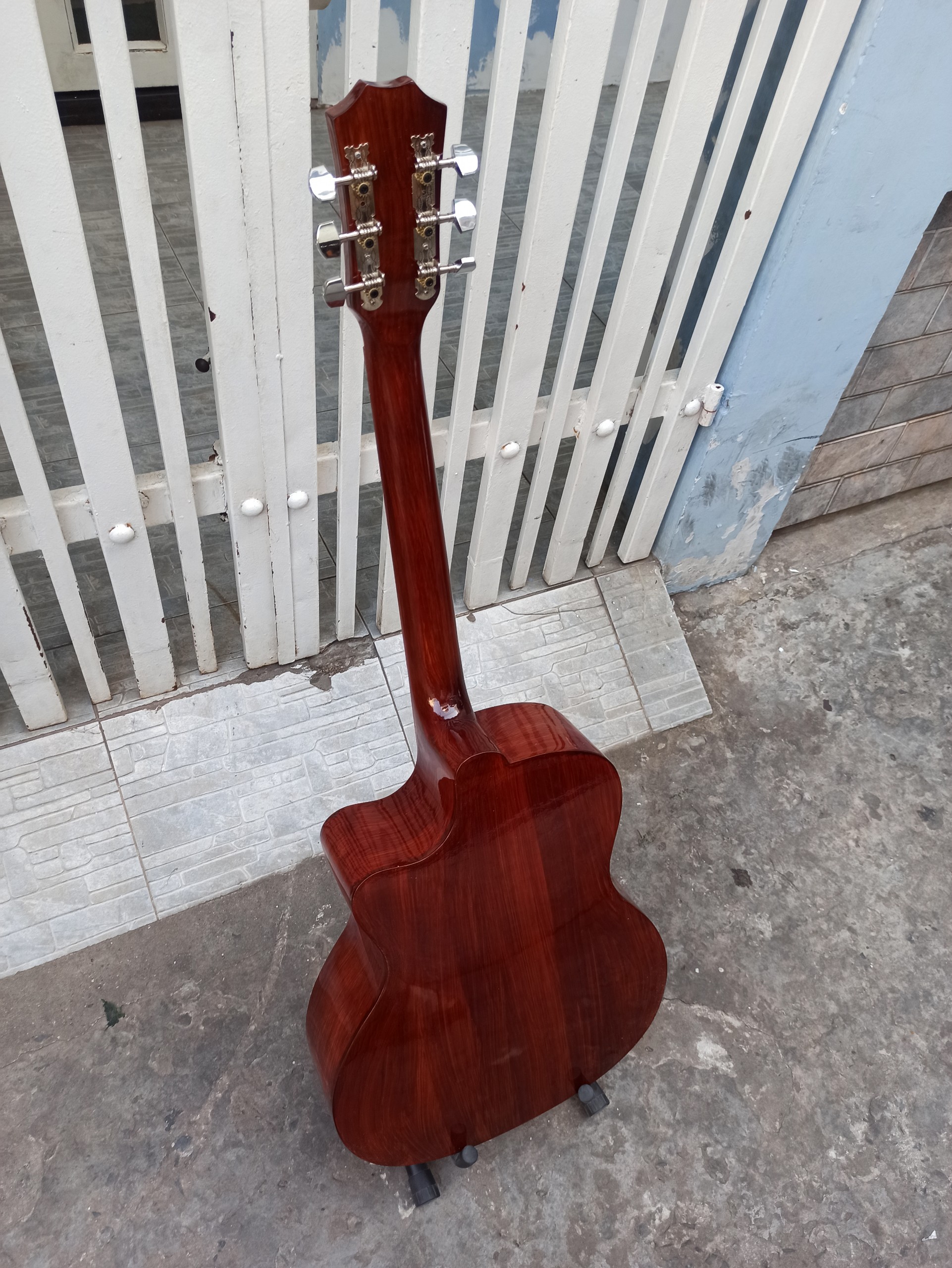 Đàn Guitar M300D dây sắt bấm nhẹ tay