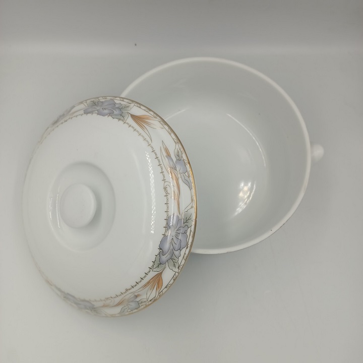 Âu sứ 2 tai có nắp nắp đậy decor hoa dây viền vàng cao cấp