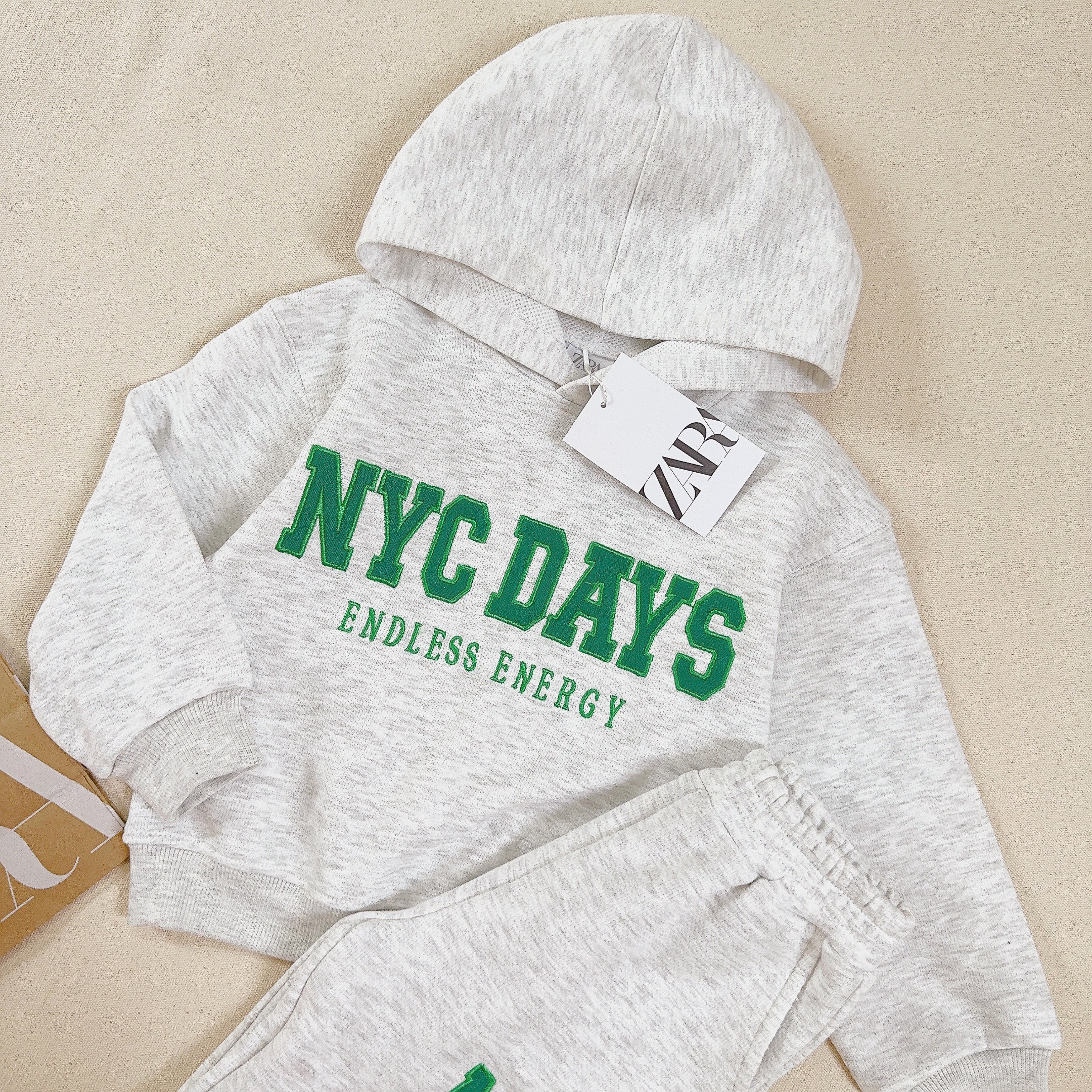 Bộ nỉ hoodie bé trai NYC xám 9-20kg