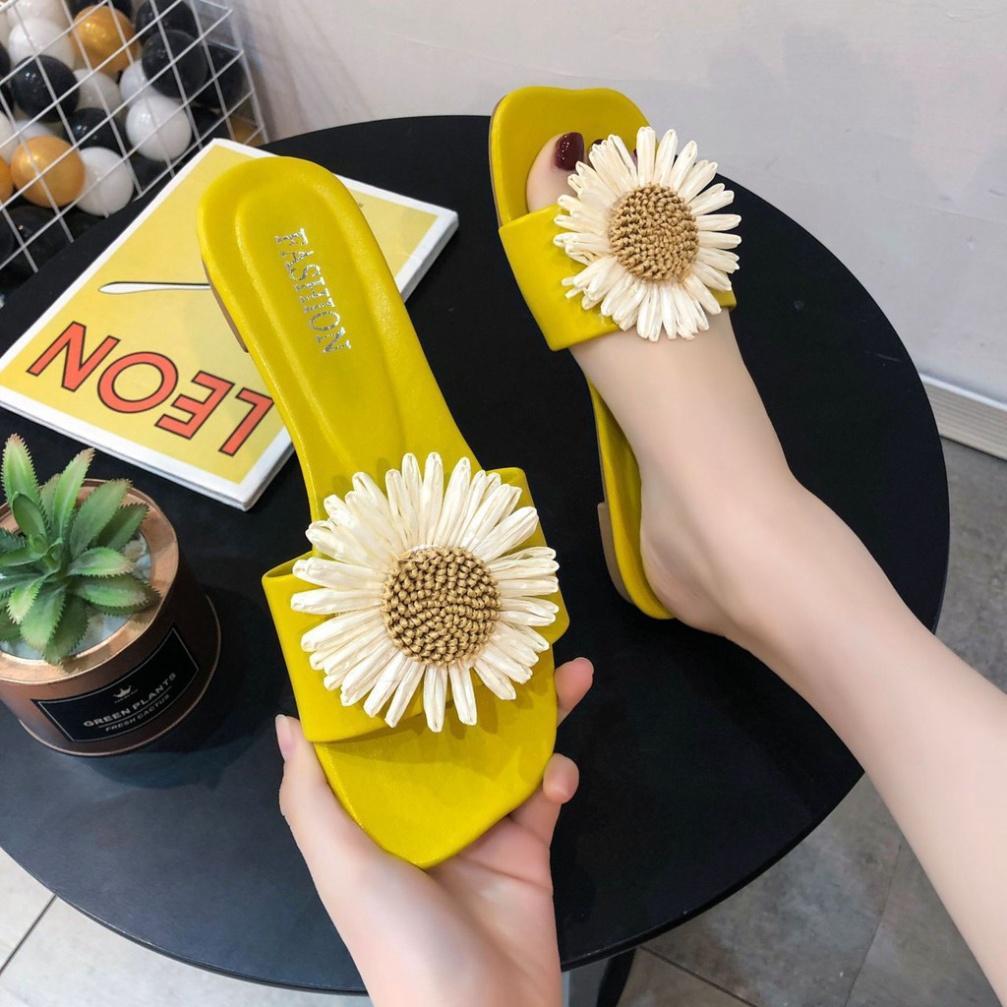 Dép nhựa hoa cúc quai ngang mẫu mới nhất