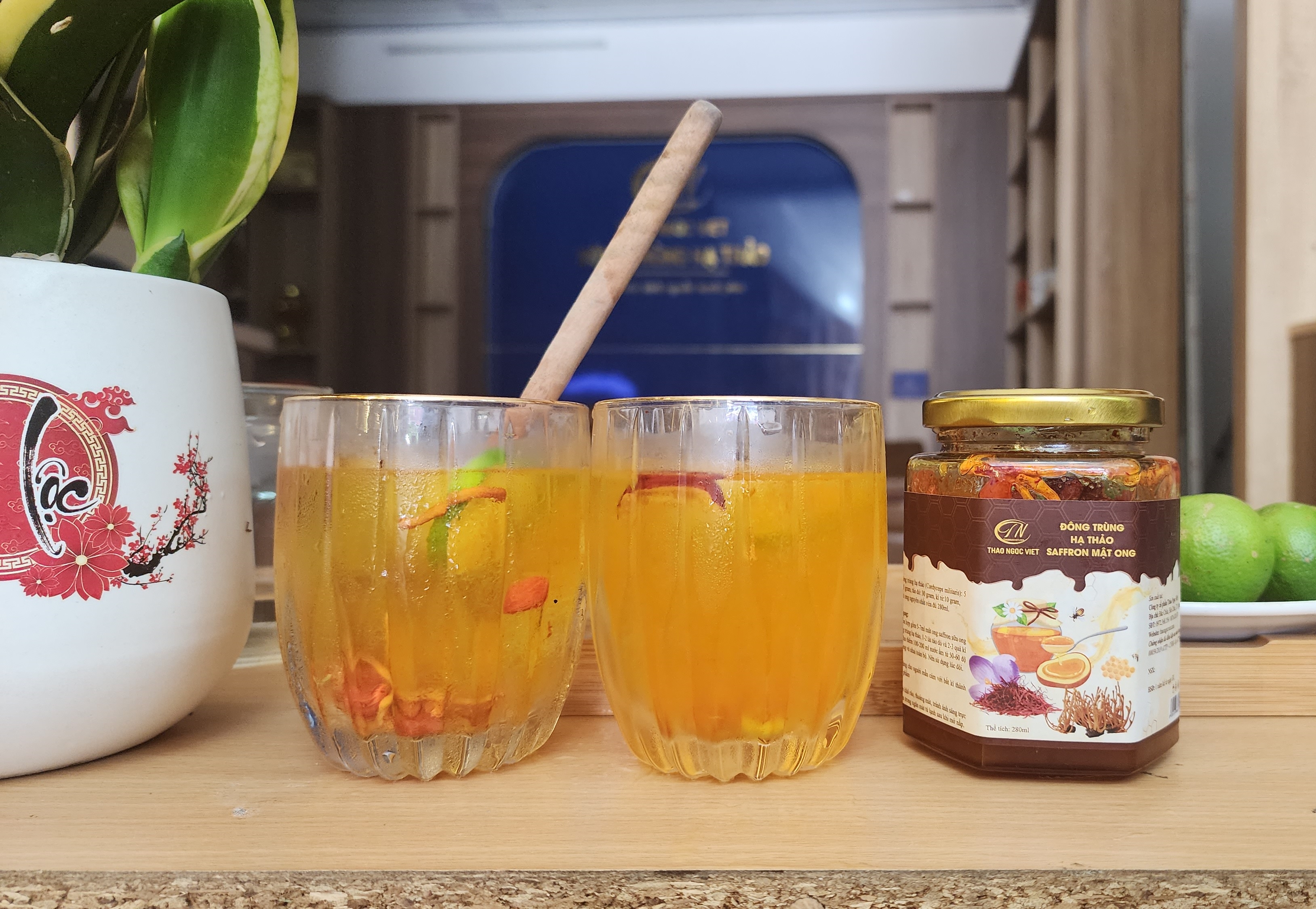 Mật ong saffron đông trùng hạ thảo táo đỏ kỉ tử sữa ong chúa 280ml