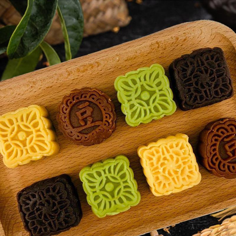 Khuôn trung thu lò xo 2023 - 4 mặt Hoa hình vuông 125g