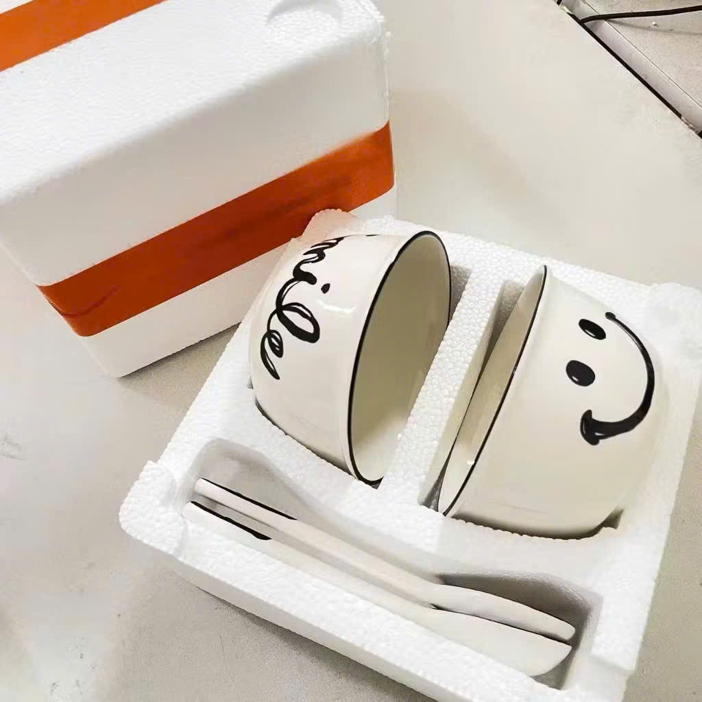 Set 2 Bát Ăn Cơm Sứ Hình Mặt Cười Smile - Chén Ăn Ngon Miệng Cho Bé, Hoạt Hình Dễ Thương Kèm 2 Thìa - HÀNG CHÍNH HÃNG MINIIN