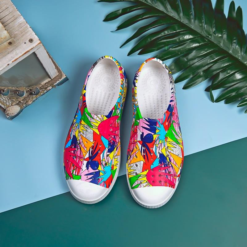 Giày nhựa WNC NATIVE 2022 cho bé đi mùa hè, đi biển, du lịch (Tặng kèm 4jbz ngộ nghĩnh)