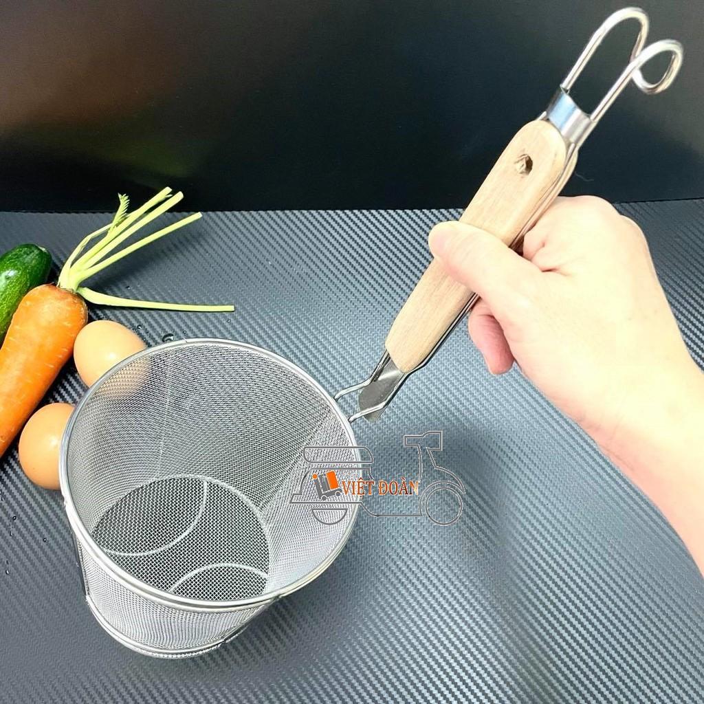 Vợt Trụng Hủ Tiếu, Mì - Sâu Lòng, INOX KHÔNG RỈ- LƯỚI DÀY MỊN, CÁN GỖ CHẮC CHẮN- 3 SIZE
