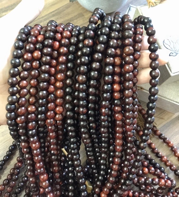Chuỗi vòng đeo tay 108 hạt 6mm gỗ trắc tự nhiên  thiết kế giản dị - đơn giản - Bracelet of HAHANCO