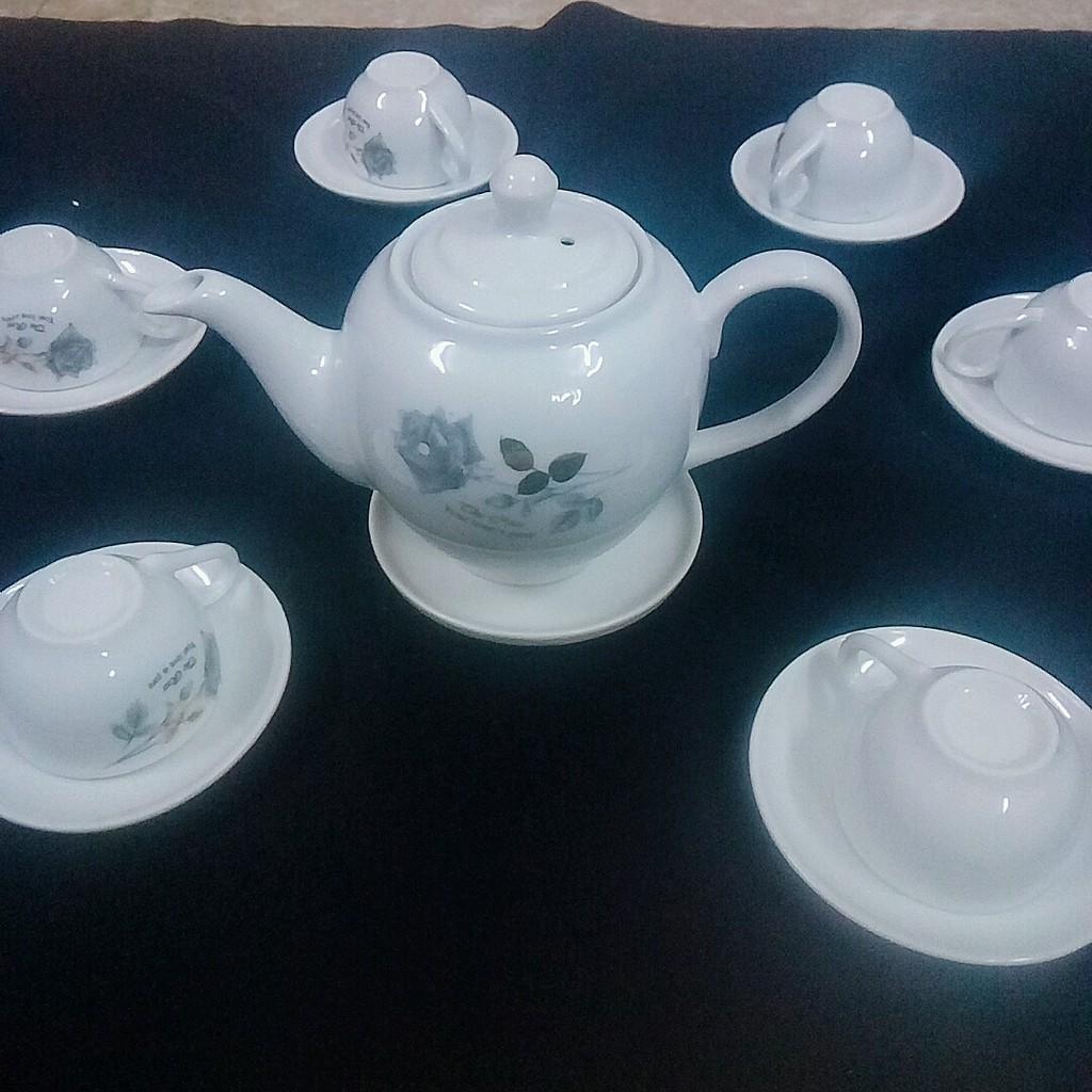 Bộ ấm chén in hoa hồng đen dung tích 500ml